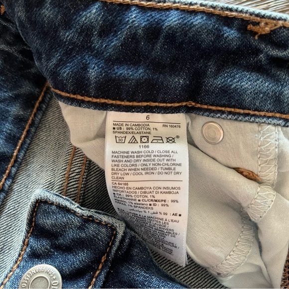 Old Navy Women’s High Rise Distressed Power Slim Straight Jeans Dark Wash Size 6 - Picture 3 of 6
